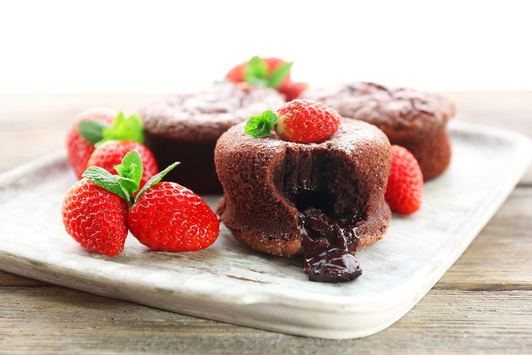 ΣΟΥΦΛΕ ΣΟΚΟΛΑΤΑΣ ΜΕ ΟΛΟΚΛΗΡΑ ΦΟΥΝΤΟΥΚΙΑ